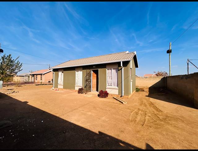 3 BEDROOM HOUSE FOR SALE IN SAVANNA CITY
